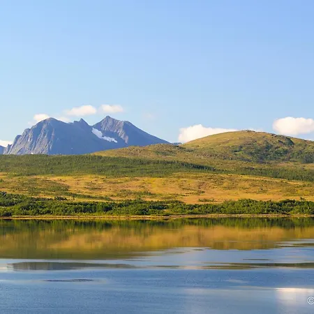 Great With A Lovely View Of The Sea And Mountains